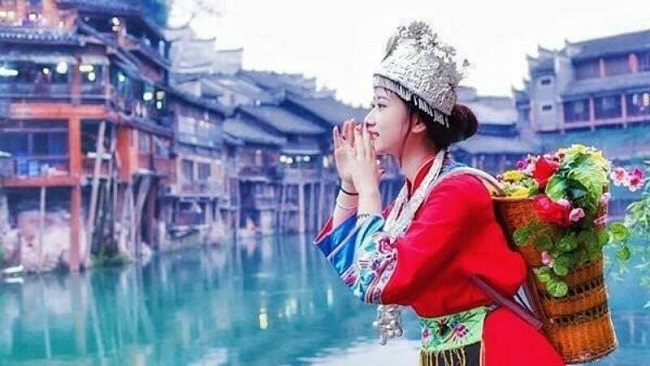 凤凰美女.jpg